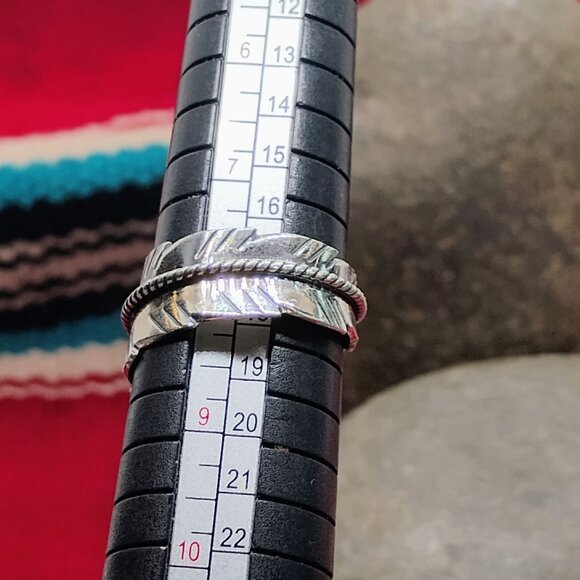 Signed MJ Sterling Silver Orange Spiny Oyster Shell Feather Adjustable Ring - Picture 7 of 8